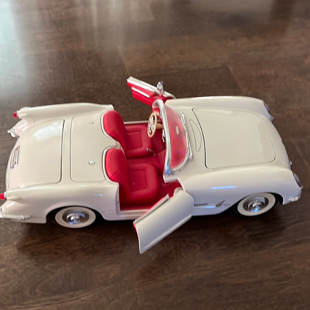 Die cast 1953 corvette